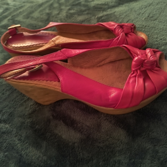 Size 37 Vintage Women ankle strap sandals. Red leather. Made in Spain. - Picture 3 of 5